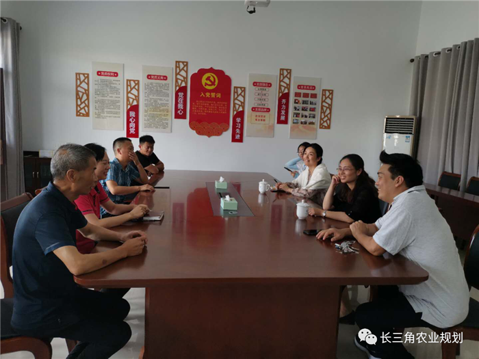 9月1日，中農(nóng)富通團隊開啟了高淳區(qū)域內(nèi)現(xiàn)代農(nóng)業(yè)示范園的調(diào)研工作，此次高淳區(qū)農(nóng)業(yè)園區(qū)調(diào)研由中農(nóng)富通長三角農(nóng)業(yè)規(guī)劃科學研究所所長薛欣艷與中國農(nóng)業(yè)大學規(guī)劃研究所園區(qū)規(guī)劃部分管總工趙嬋璞帶隊。(圖9)