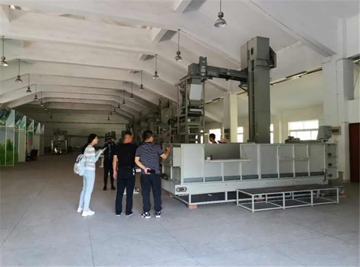 9月3日，中農富通調研組兵分兩路對南京高淳區(qū)武家嘴現代農業(yè)產業(yè)示范園區(qū)和棲霞區(qū)龍?zhí)冬F代農業(yè)產業(yè)示范園區(qū)的調研工作。(圖6)
